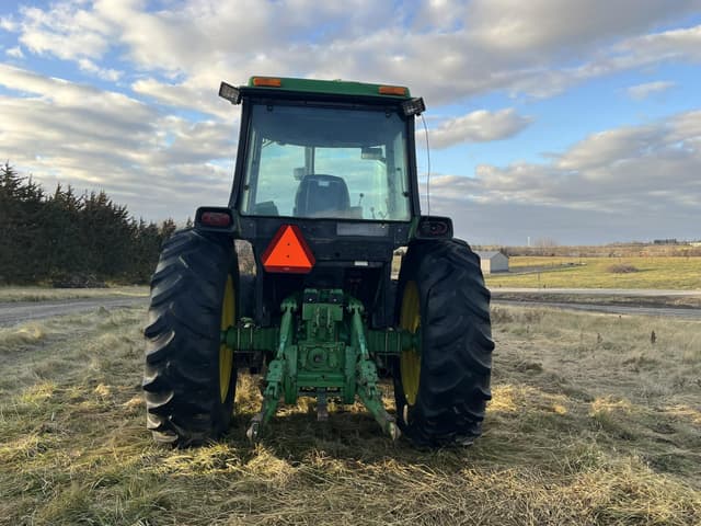 Image of John Deere 3155 equipment image 3