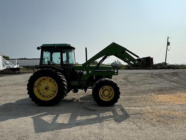 Image of John Deere 3155 equipment image 4