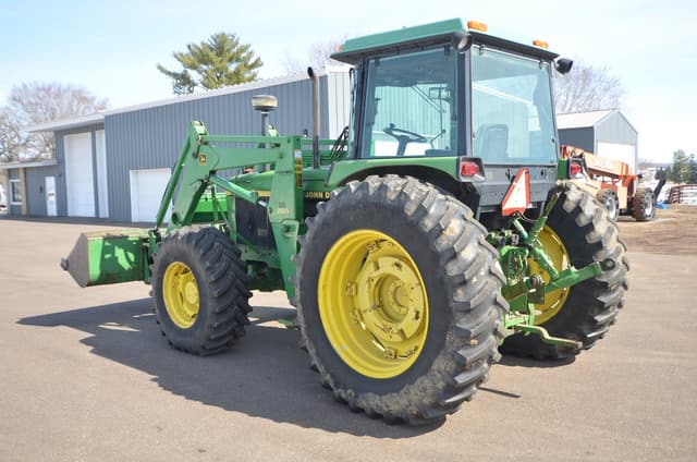 Image of John Deere 3155 equipment image 3