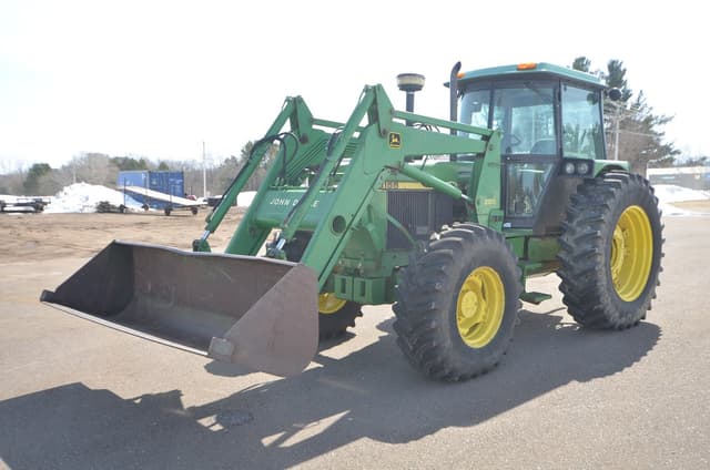 Image of John Deere 3155 equipment image 2