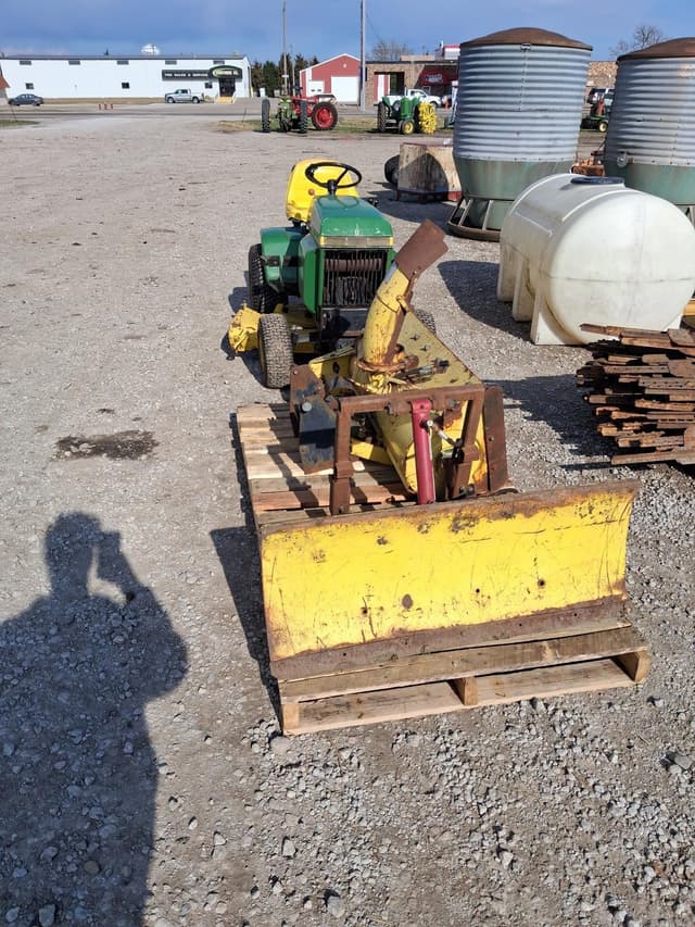 Image of John Deere 317 equipment image 2