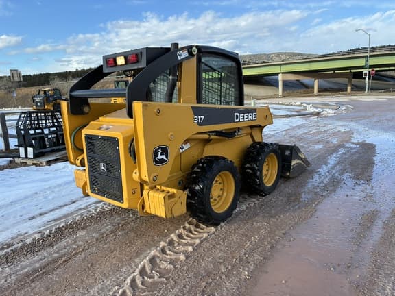 Image of John Deere 317 equipment image 3