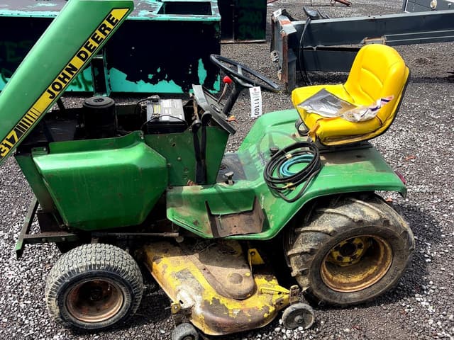 Image of John Deere 317 equipment image 3