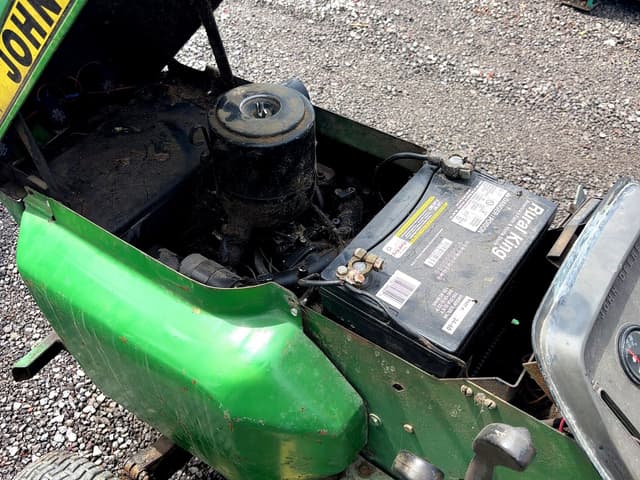 Image of John Deere 317 equipment image 2