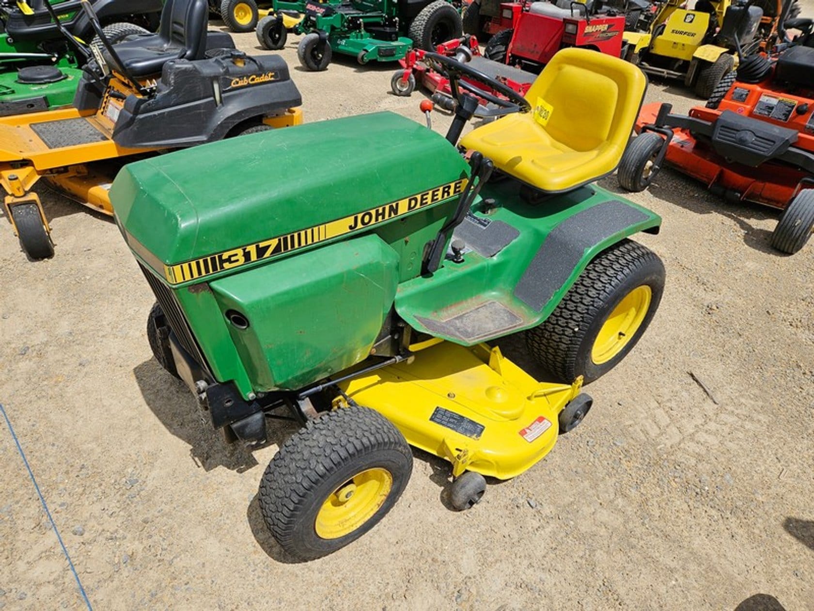 John Deere 317 Equipment Image0