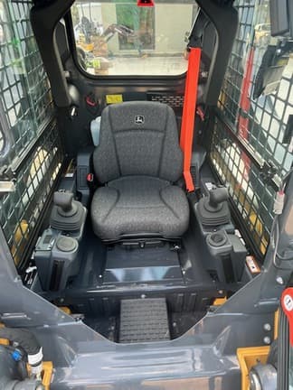 Image of John Deere 317P equipment image 3