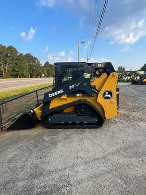 John Deere 317P Image