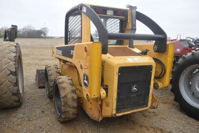Image of John Deere 317 equipment image 1