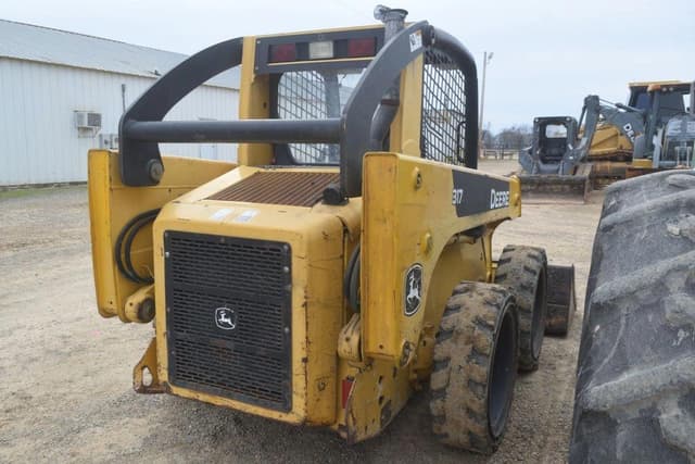 Image of John Deere 317 equipment image 2