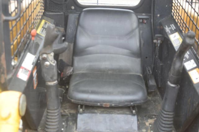 Image of John Deere 317 equipment image 4