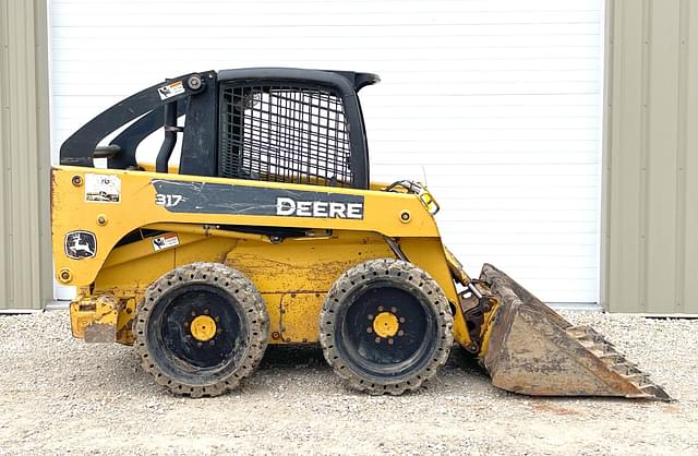 Image of John Deere 317 equipment image 2