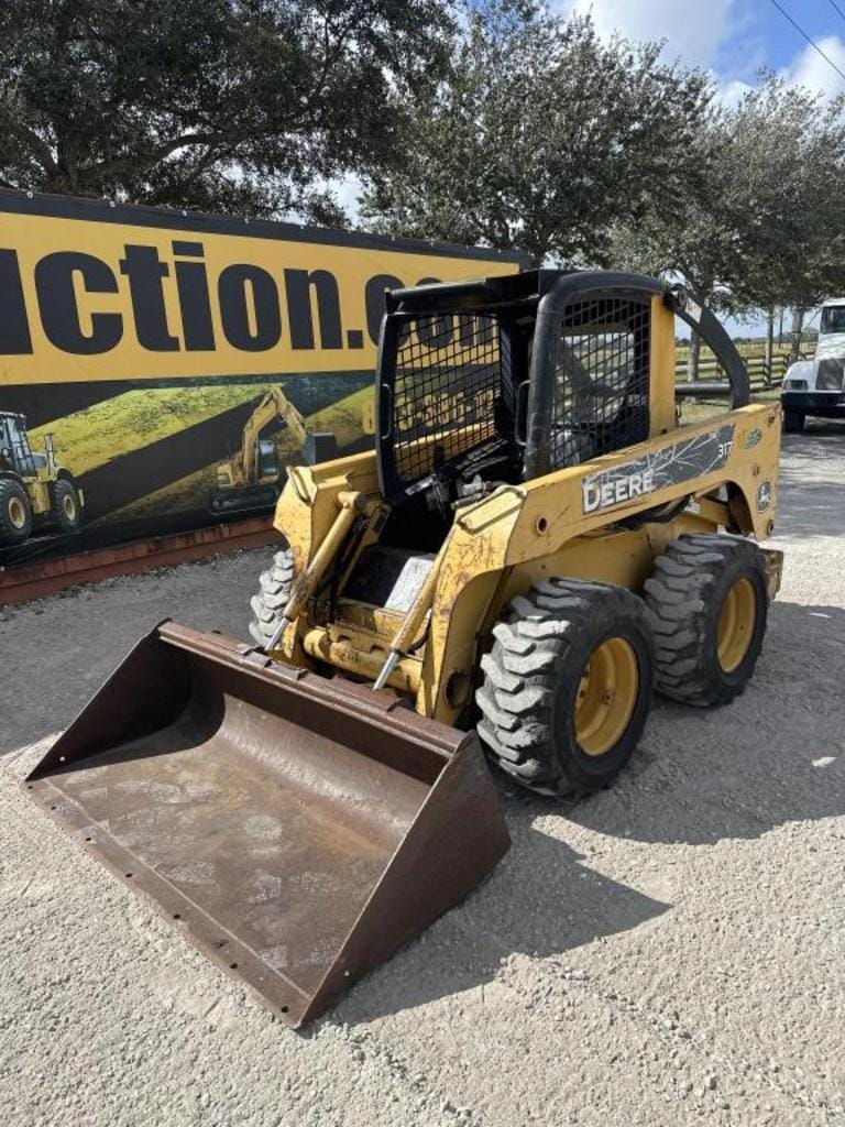 John Deere 317 Equipment Image0