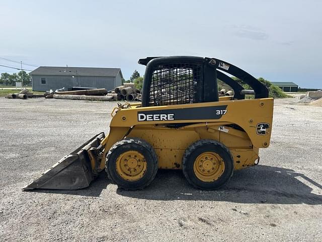 Image of John Deere 317 equipment image 1