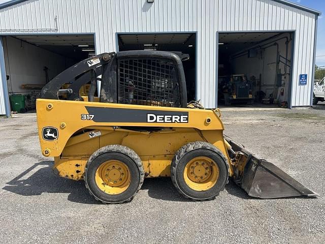 Image of John Deere 317 equipment image 3