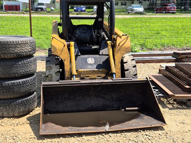 Image of John Deere 317 equipment image 1