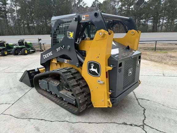 Image of John Deere 317G equipment image 4