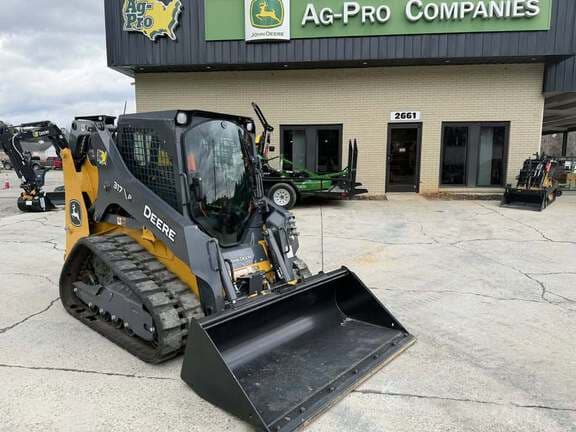 Image of John Deere 317G equipment image 3