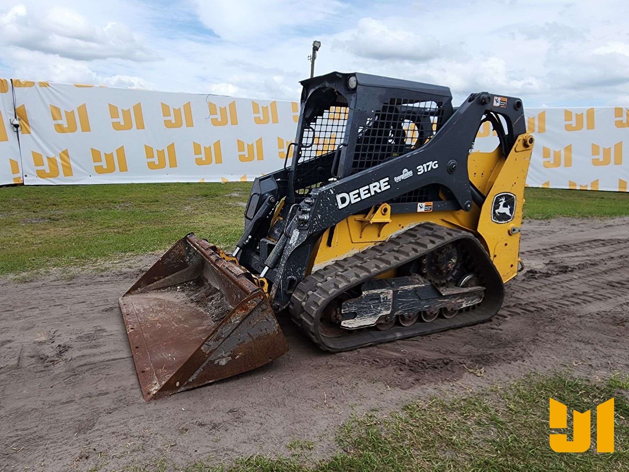 John Deere 317G Equipment Image0
