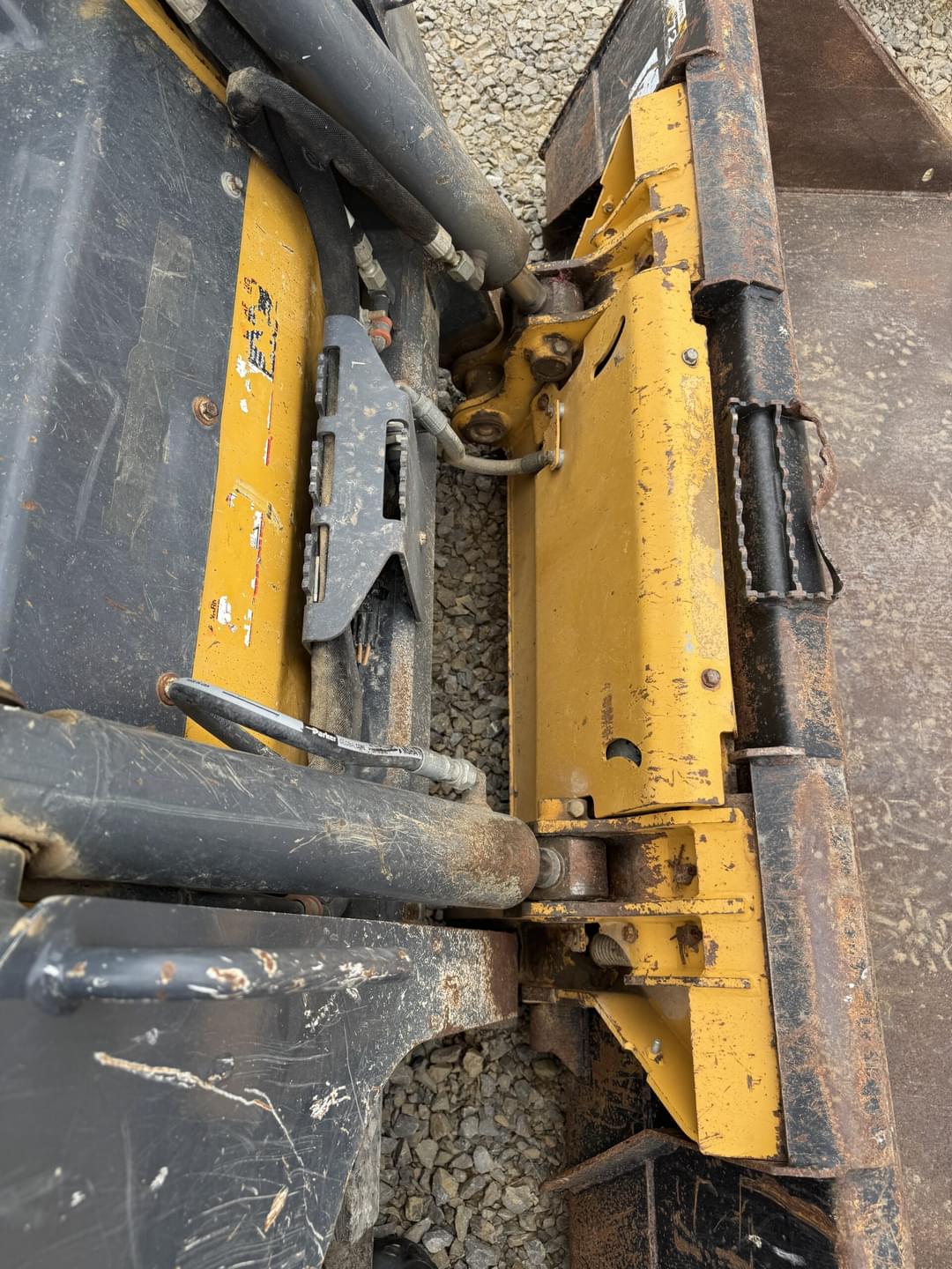 Image of John Deere 317G Image 1