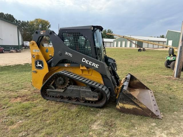 Image of John Deere 317G equipment image 4
