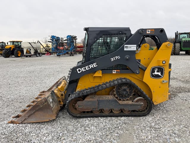 Image of John Deere 317G equipment image 3