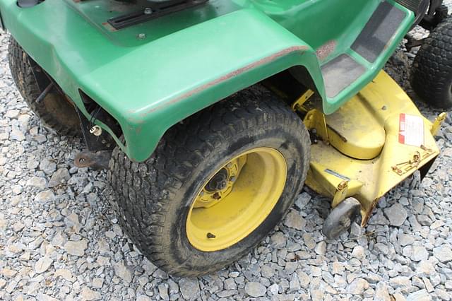 Image of John Deere 318 equipment image 4