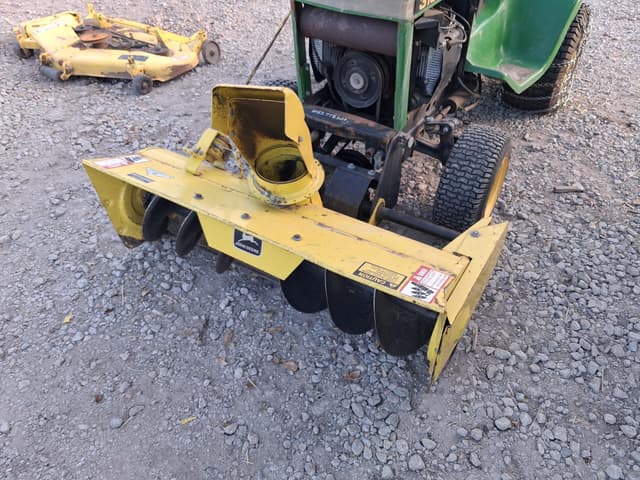 Image of John Deere 318 equipment image 4