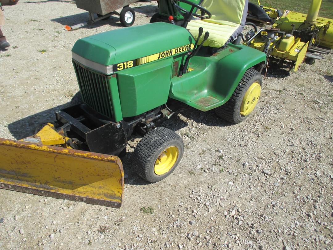 Image of John Deere 318 Primary image