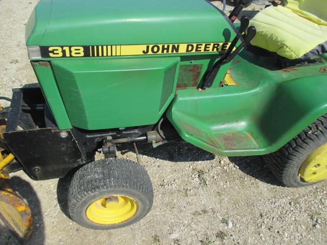 Image of John Deere 318 equipment image 2