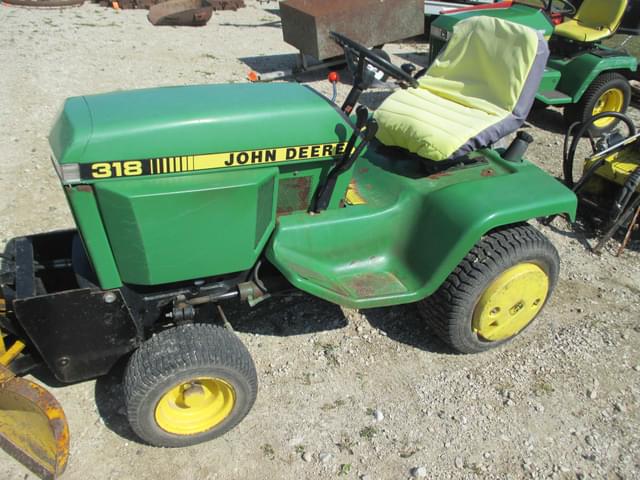 Image of John Deere 318 equipment image 1