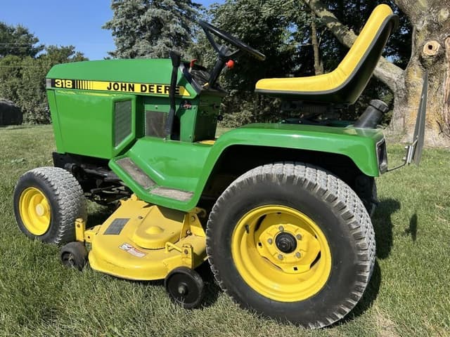 Image of John Deere 318 equipment image 4