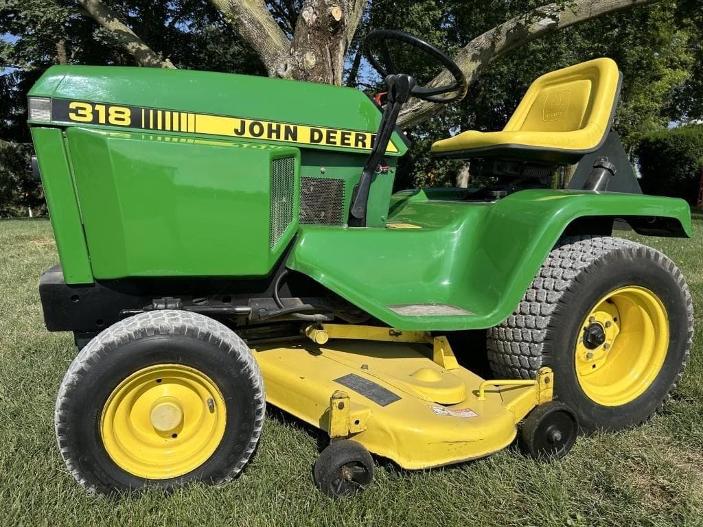 Image of John Deere 318 Primary image
