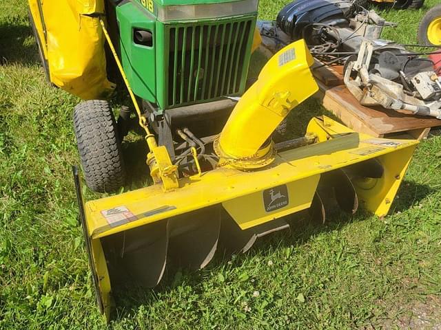 Image of John Deere 318 equipment image 1
