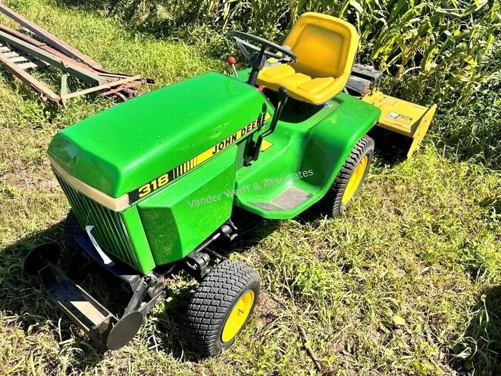 Image of John Deere 318 Primary image
