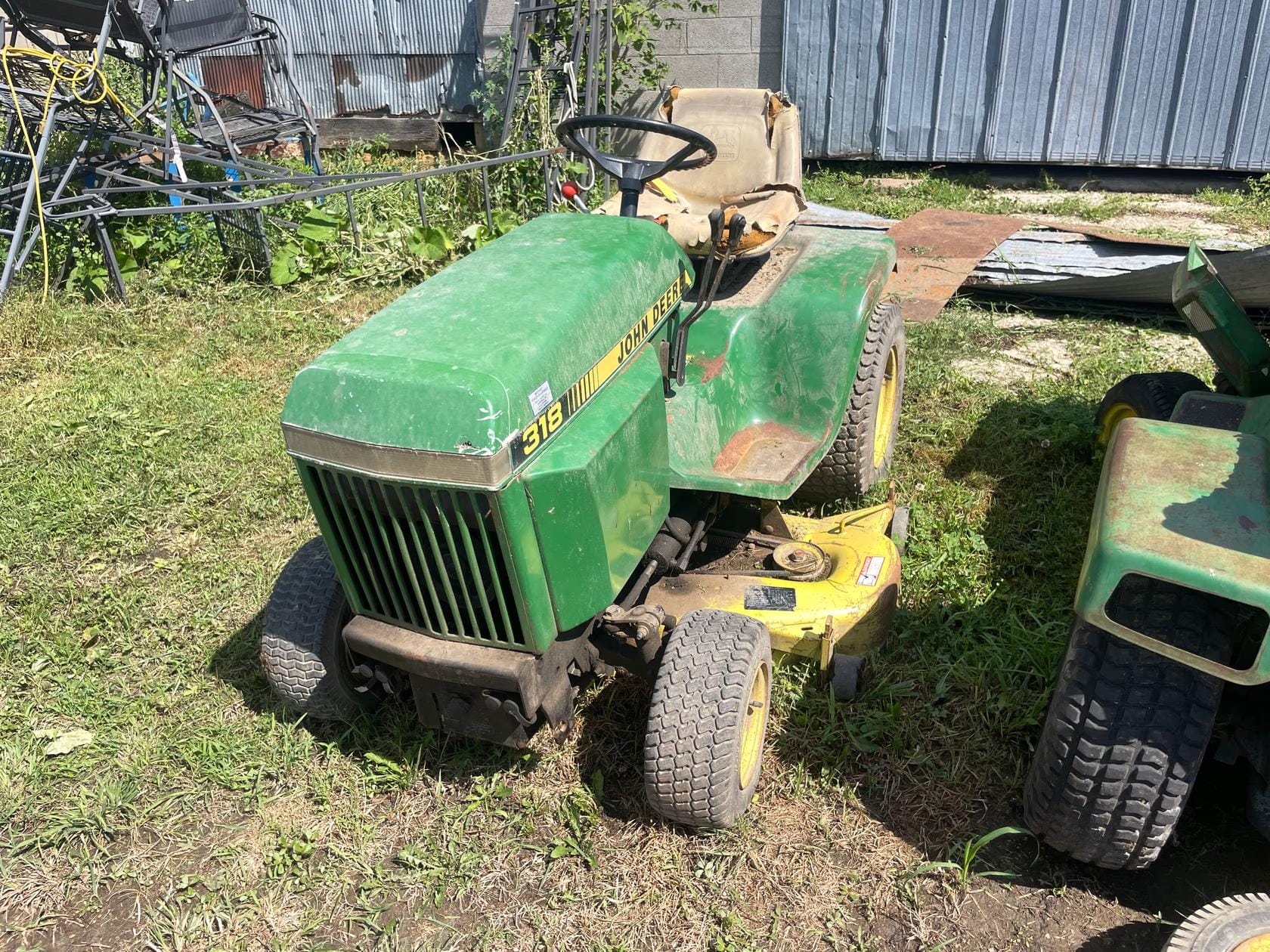 John Deere 318 Equipment Image0