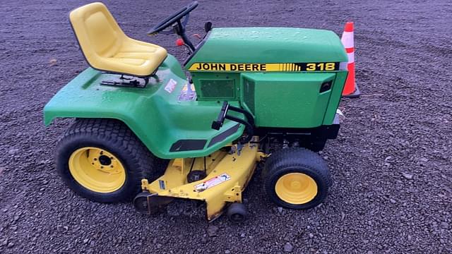 Image of John Deere 318 equipment image 3