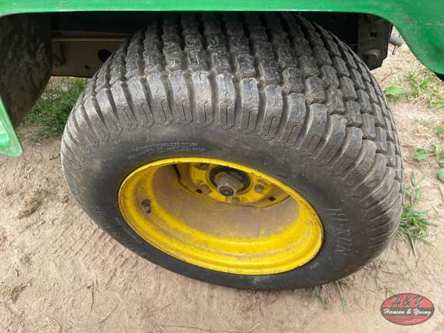 Image of John Deere 318 equipment image 4