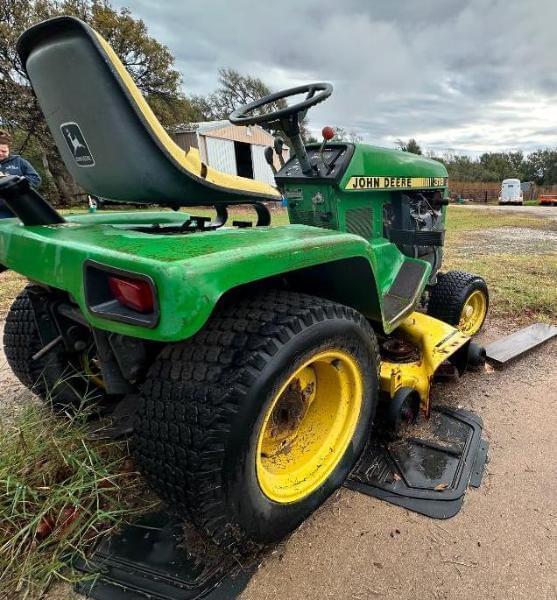 Image of John Deere 318 equipment image 3