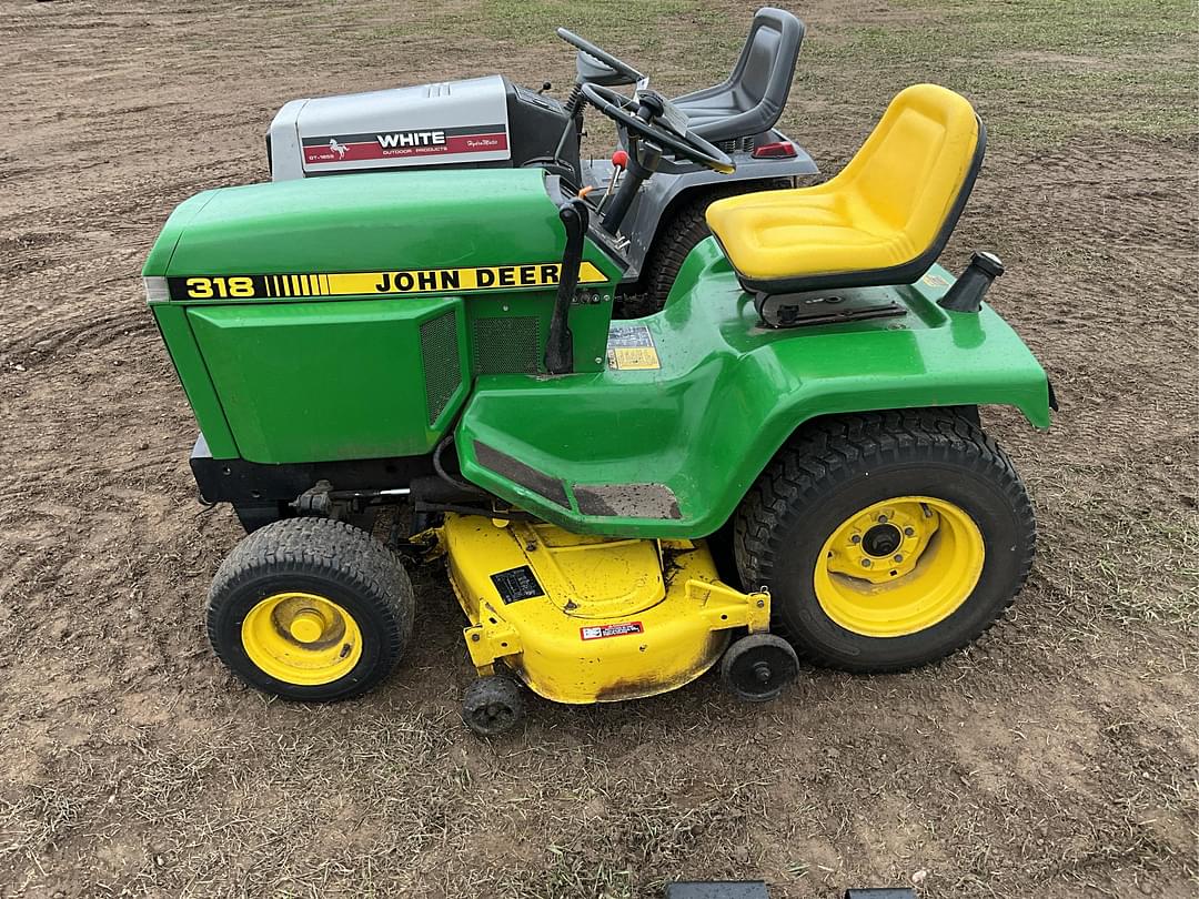 Image of John Deere 318 Primary image