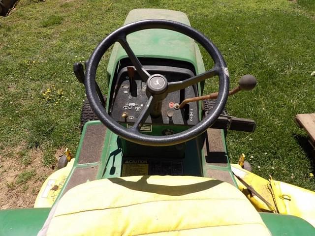 Image of John Deere 318 equipment image 4