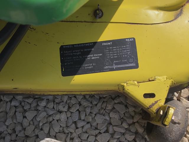 Image of John Deere 318 equipment image 1