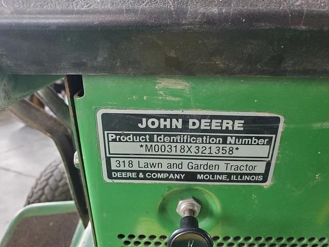 Image of John Deere 318 equipment image 4