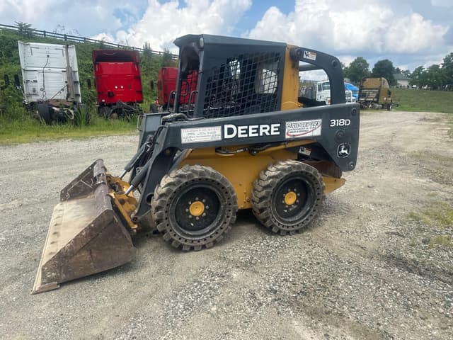 Image of John Deere 318D equipment image 4