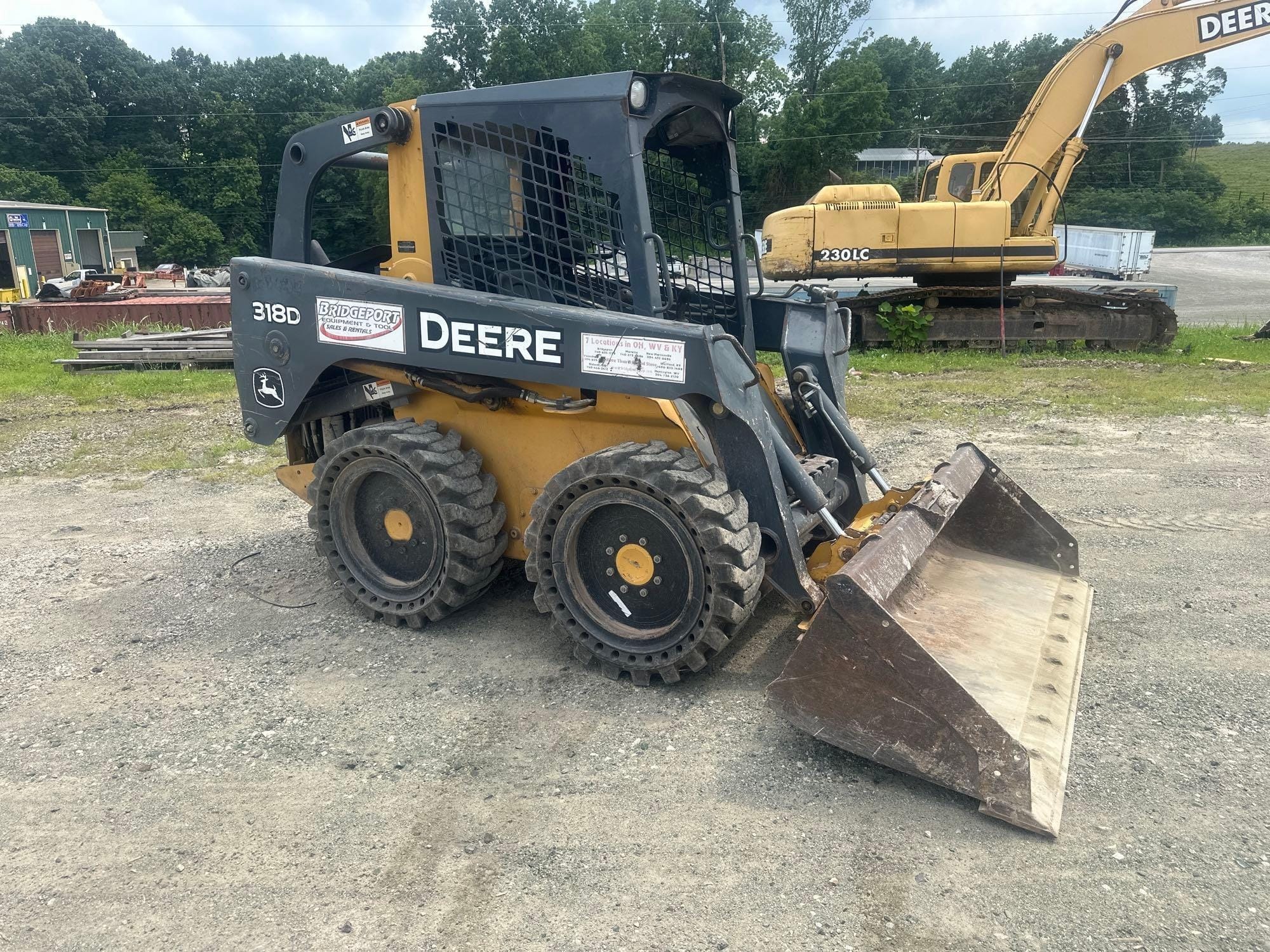 John Deere 318D Equipment Image0