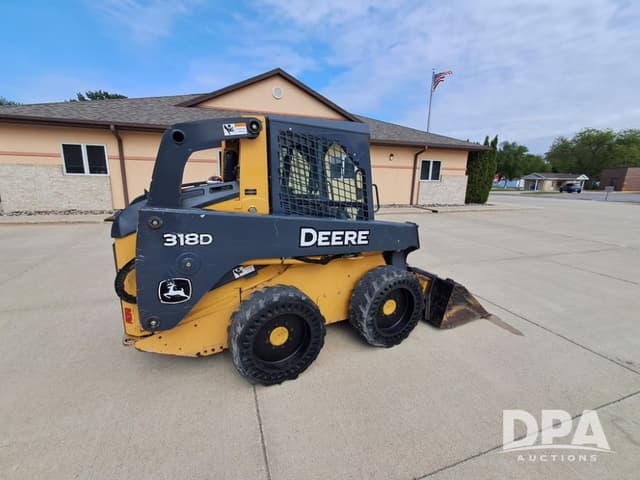 Image of John Deere 318D equipment image 2