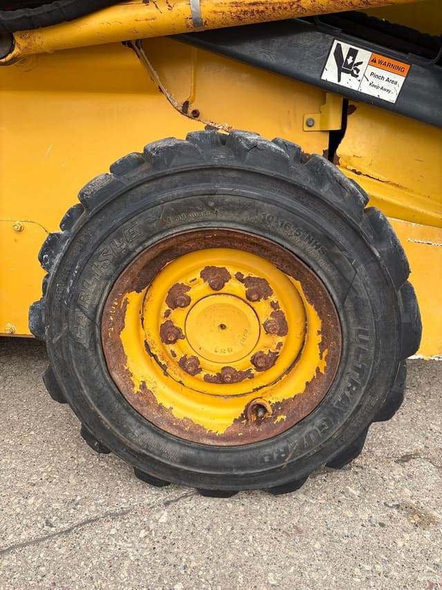 Image of John Deere 318D equipment image 3