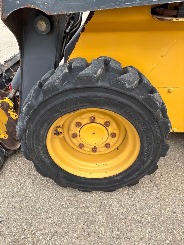 Image of John Deere 318D equipment image 4