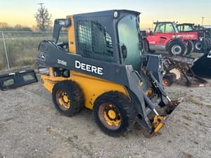 John Deere 318E Image