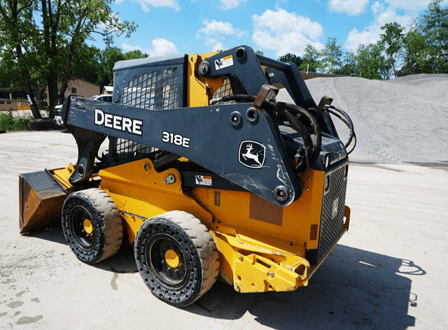 Image of John Deere 318E equipment image 2