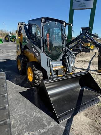 Image of John Deere 318G equipment image 1